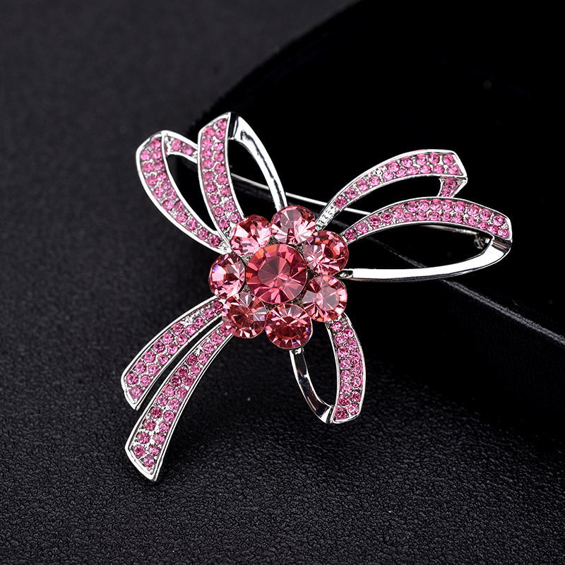 New Jewelry Crystal  Corsage Pins  Women's Clothing Brooches Pin Simple and Elegant Brooch Classic Clothing Accessories