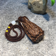 越南沉香木手把件摆件皮黑木雕工艺品批发白菜景区小件批发