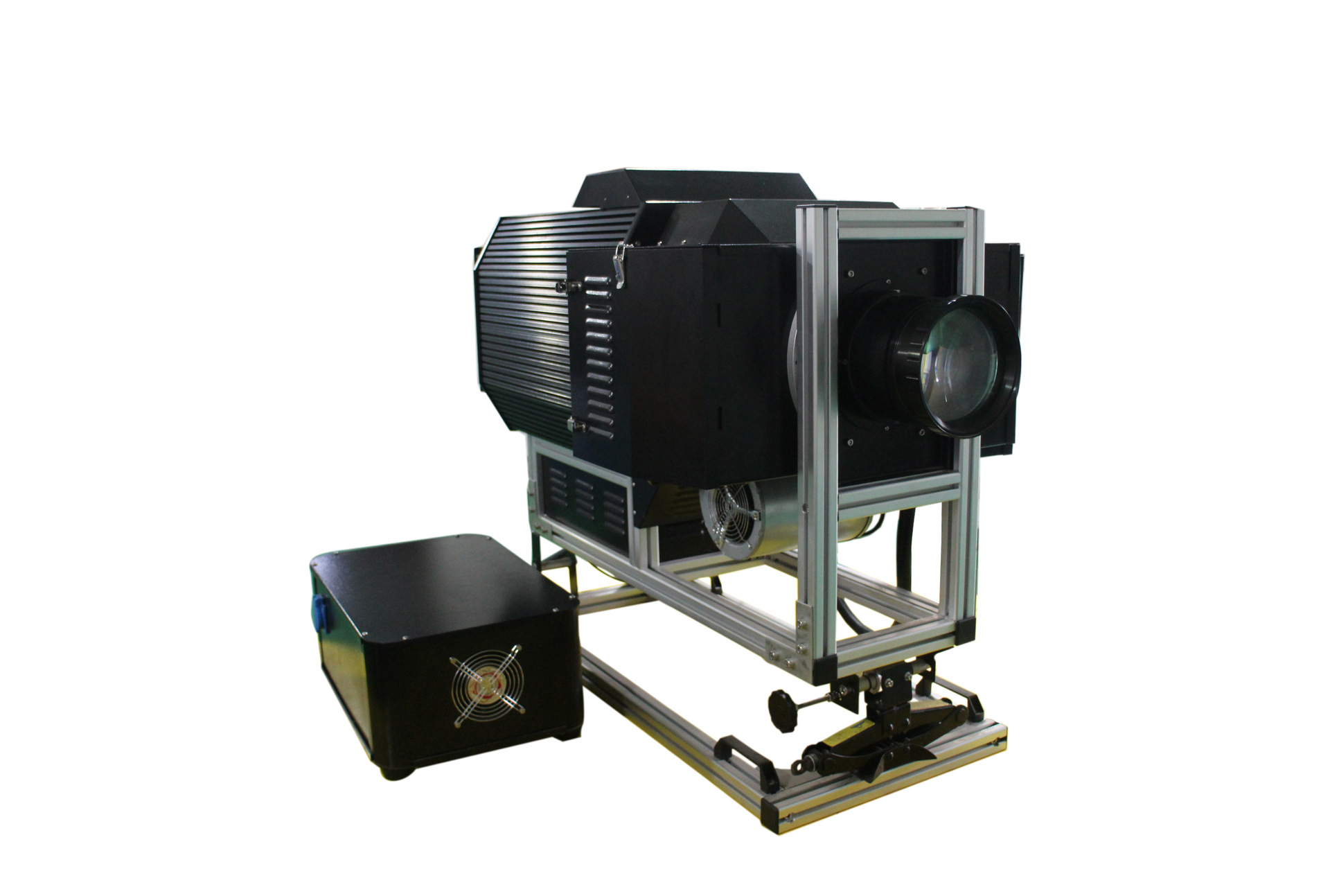 X广告新媒体_巨幅广告投影灯_墙面投影广告_户外楼体投影