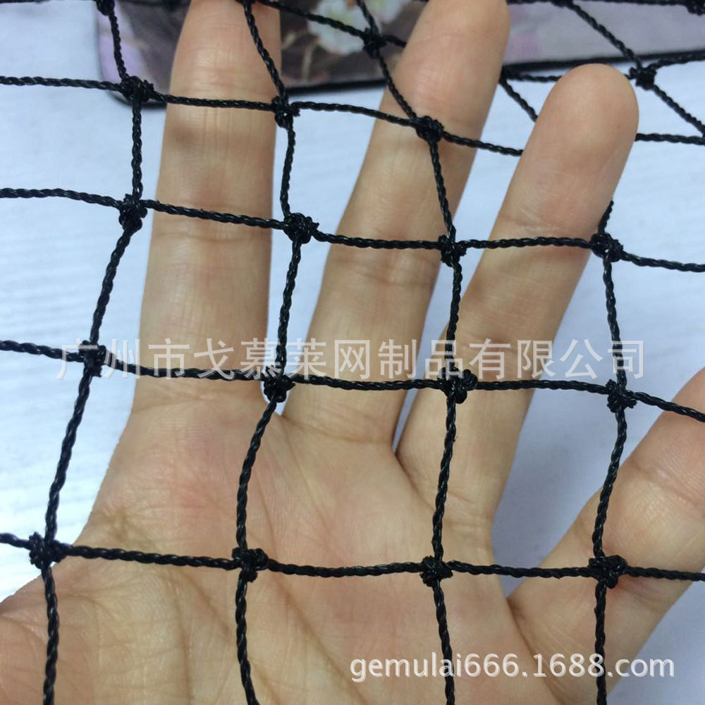 Guangzhou manufacturers offer in-stock flexible netting for sports fields, stadiums, and golf courses.