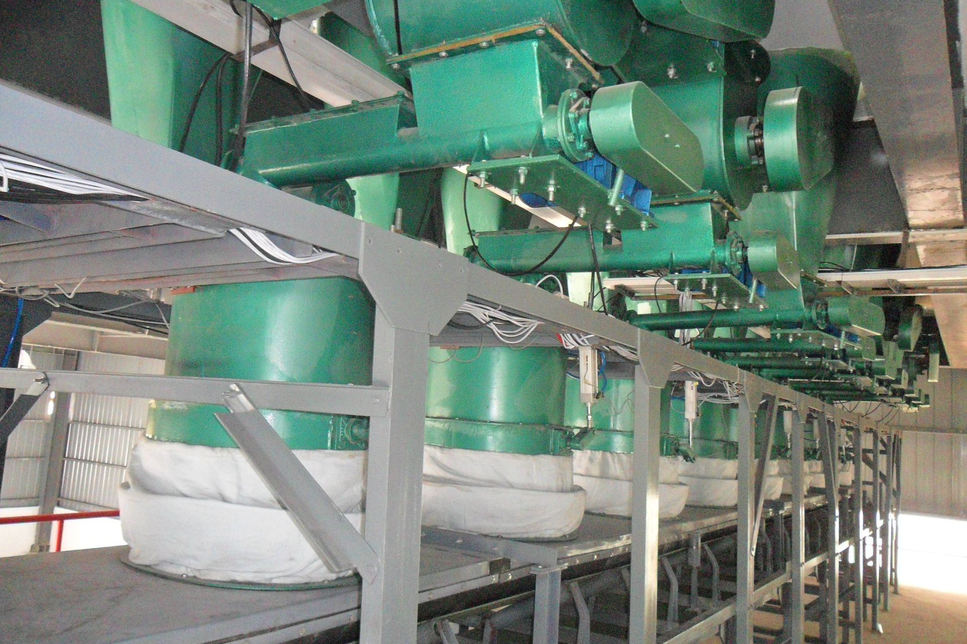 8、配料系统二楼设备布置