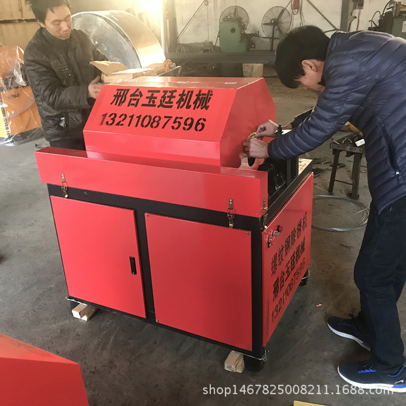 废旧钢筋拉直机螺纹钢筋螺纹钢筋除锈机拉丝机高速旋转除锈机直销