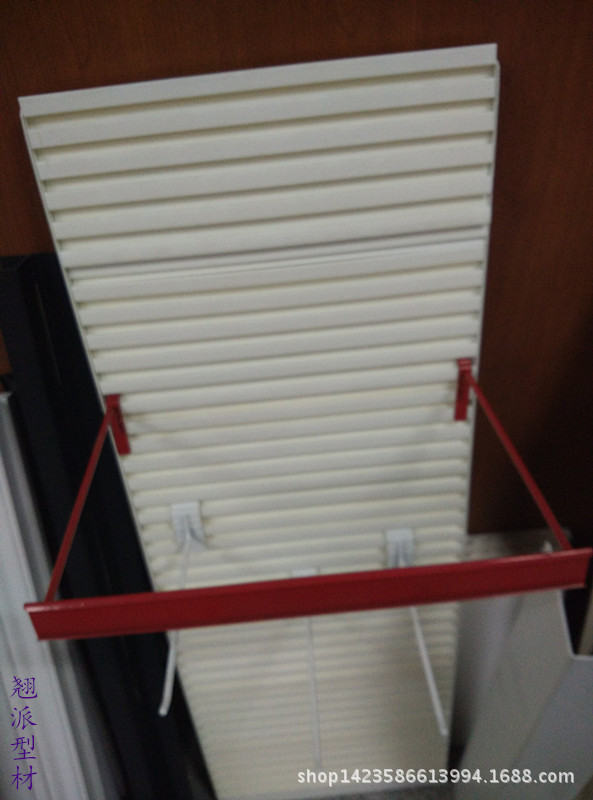 专业生产厂家生产不同规格不同颜色的PVC塑料型材-书报架叶片