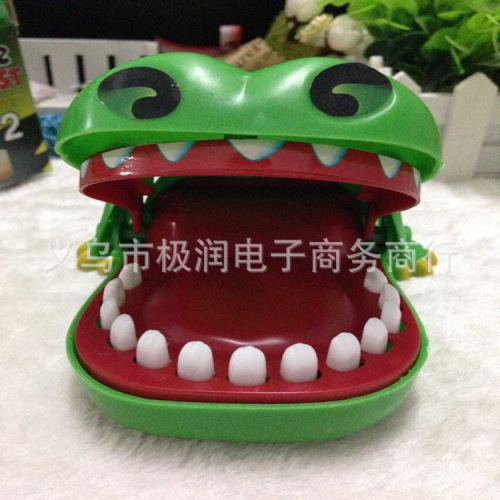 Tricky hand-biting shark, large finger-biting crocodile, children's street stall best-selling game table, creative tricking toys
