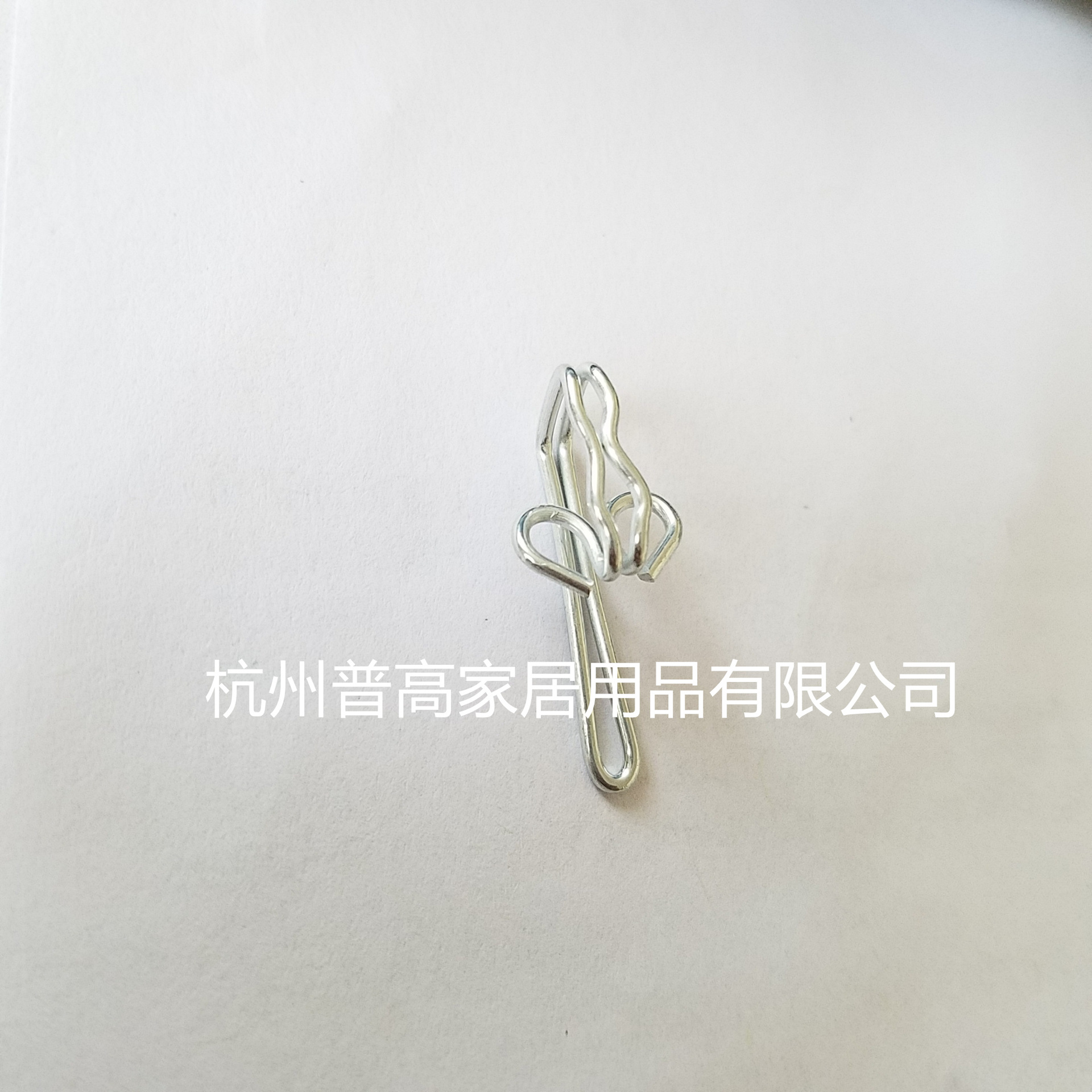 窗帘钩厂家供应现货100个每袋镀锌银白色蝴蝶钩