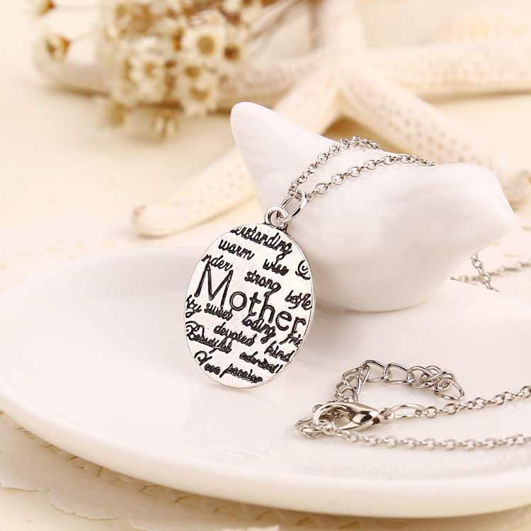 New Fashion Mother Holiday Gift Mother Round Letter Necklace Female Clavicle Chain Wholesale display picture 15