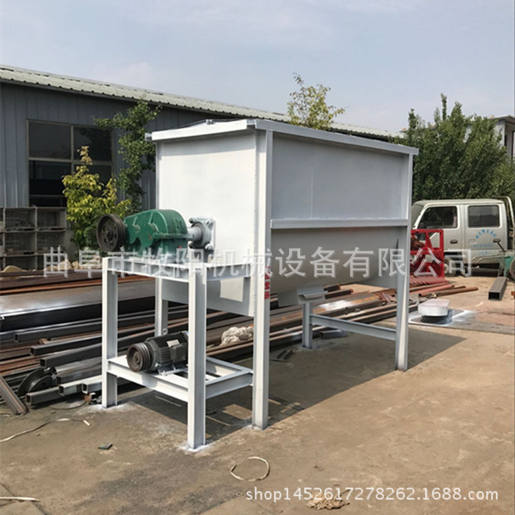 移动式小型饲料搅拌机