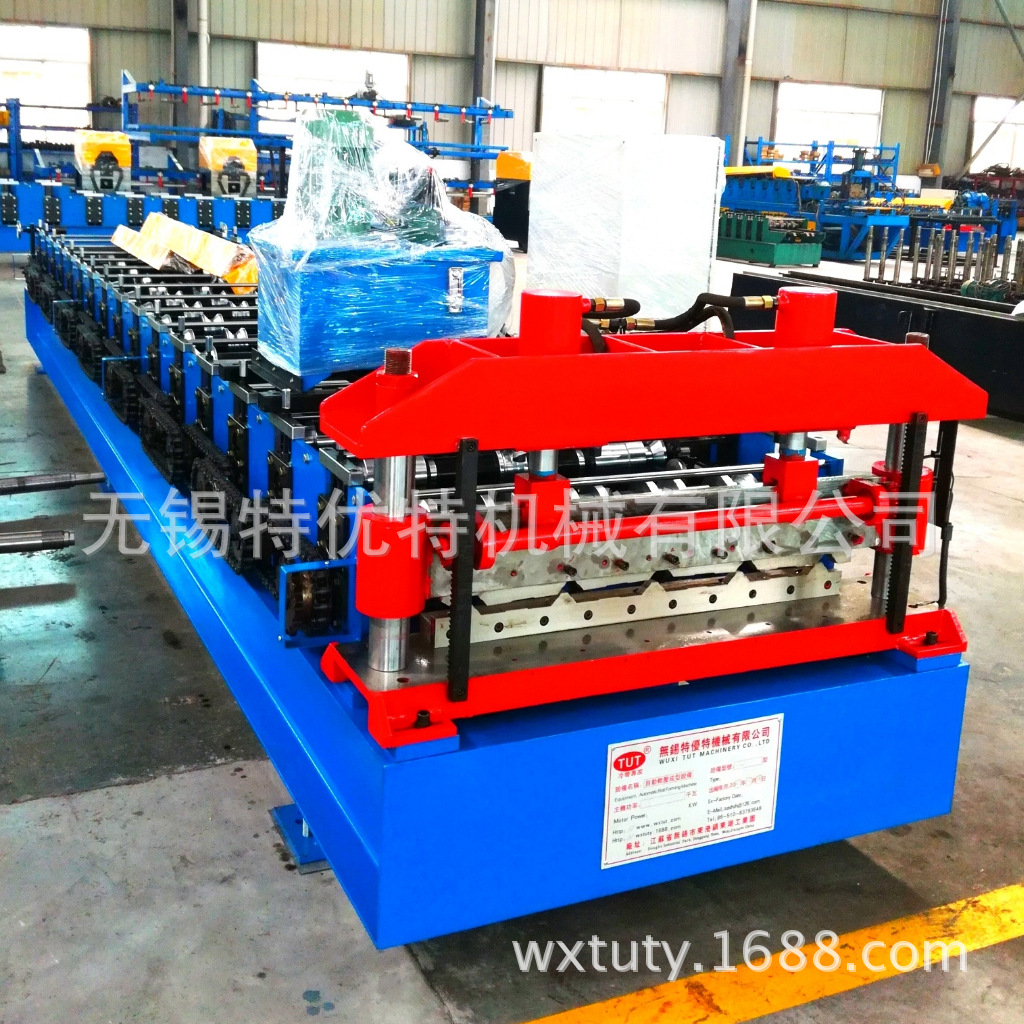 彩钢瓦压瓦机840屋面板成型设备全自动彩板压型机优惠供应