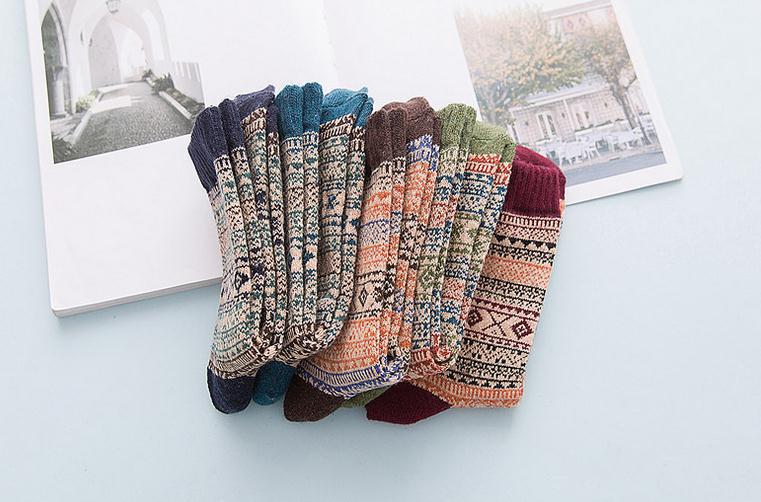 다섯 가지 색상이 혼합되어 있습니다.