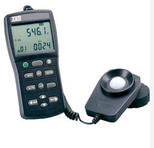 台湾泰仕TES-1339R记忆式数字式照度计照度测试仪照度计