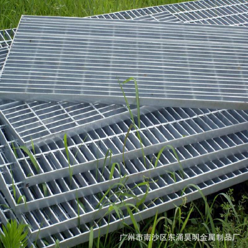 供应热镀锌脚踏钢格板 防滑下水沟盖麻花金属板网 走道钢格板