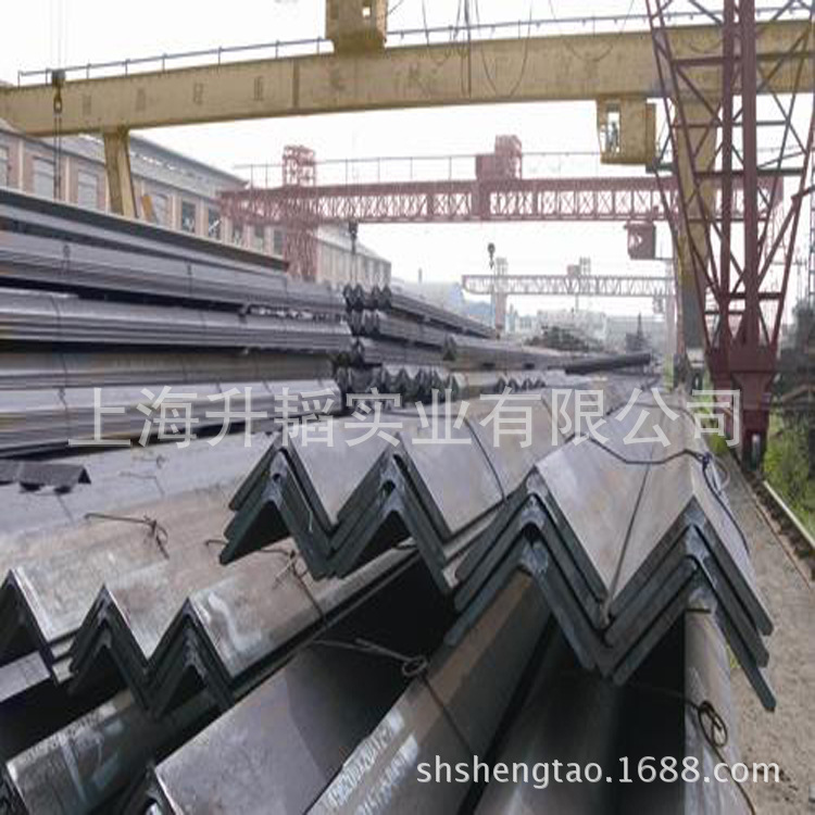 现货供应75*7*6M标准角钢鞍山宝得产品供应各种大规格角钢