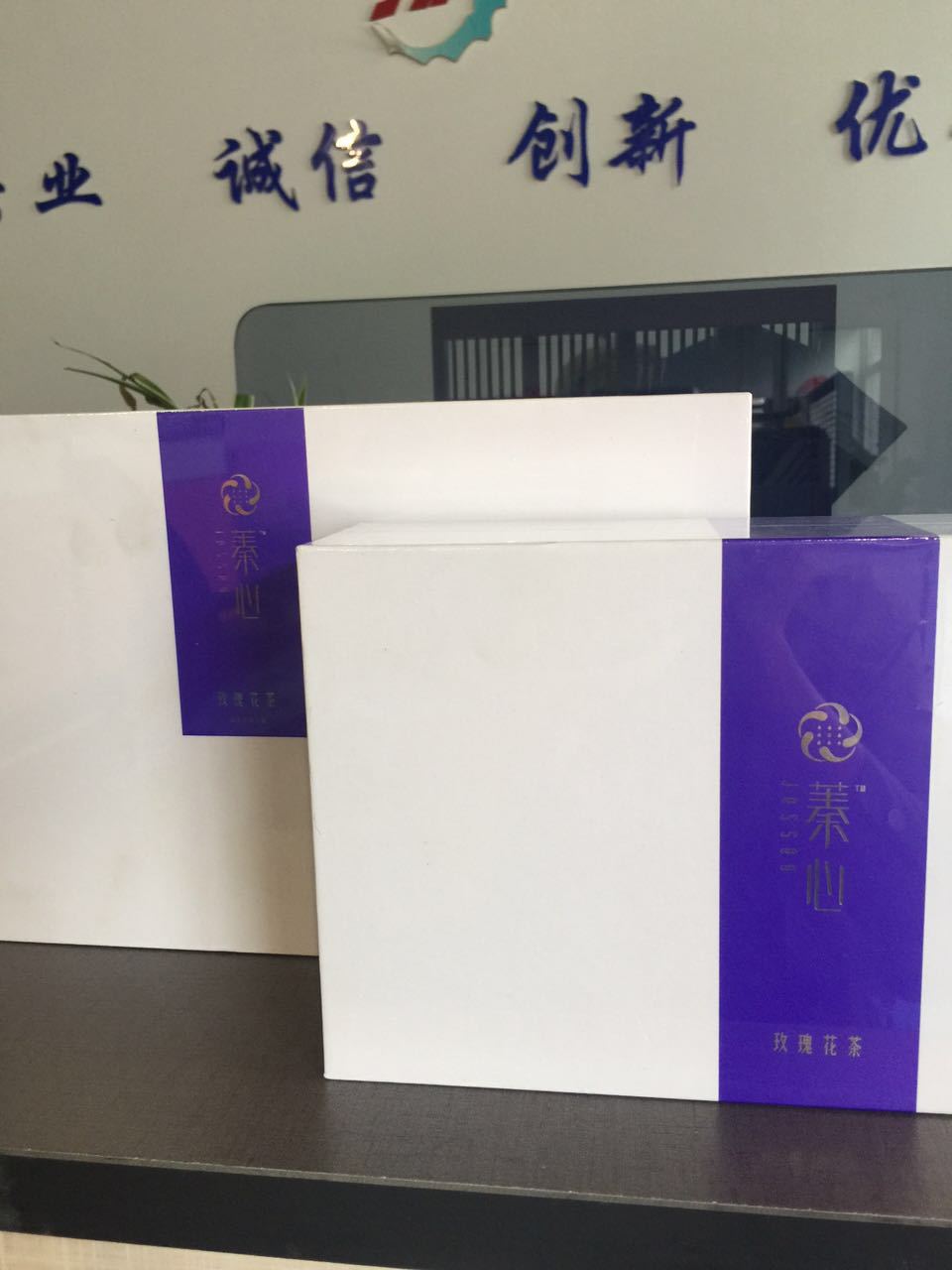 上海厂家 供应 纸盒热收缩膜包装机、收缩封口机、上海收缩机