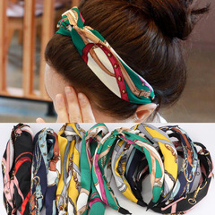 Chain-draped cross hair tie headband with a wide edge print, model B364, same as the Dongdaemun, Korea version.