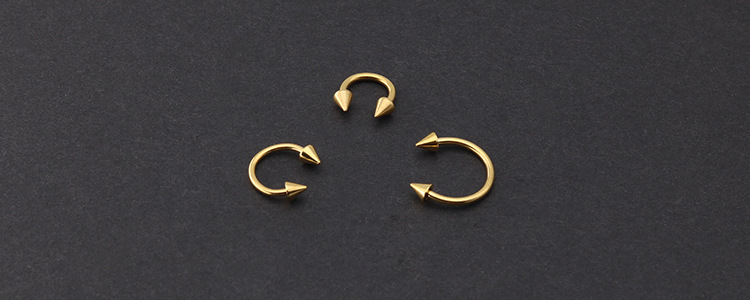 3704664178_996853077