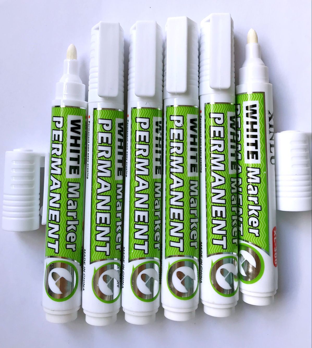 Marcador blanco aceitoso