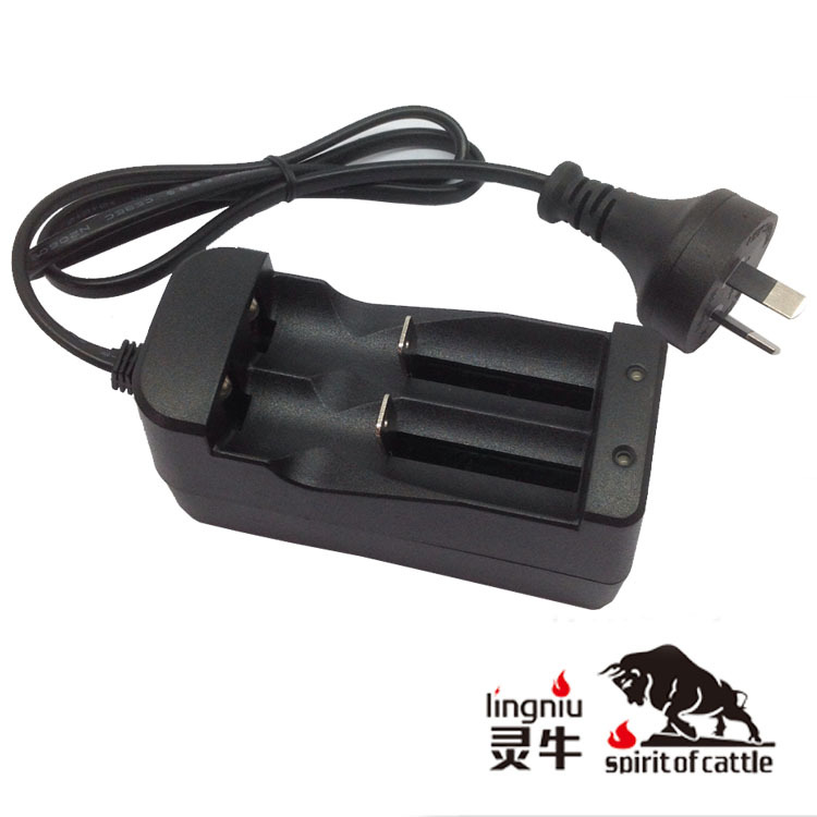 澳规AC插头 18650 RCR123A充电器 双节多功能充电器 CEC TICK认证