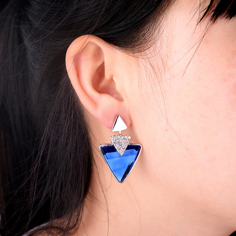 ŷ�����ų������Ը߼��ж���Ů ʱ������������ˮ����׹����