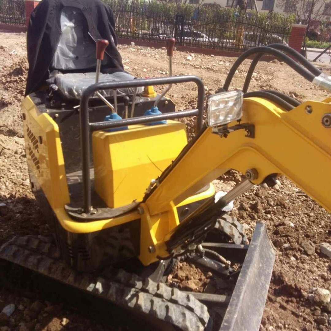 小型挖掘机市场风云变幻:价格走势与选购指南
