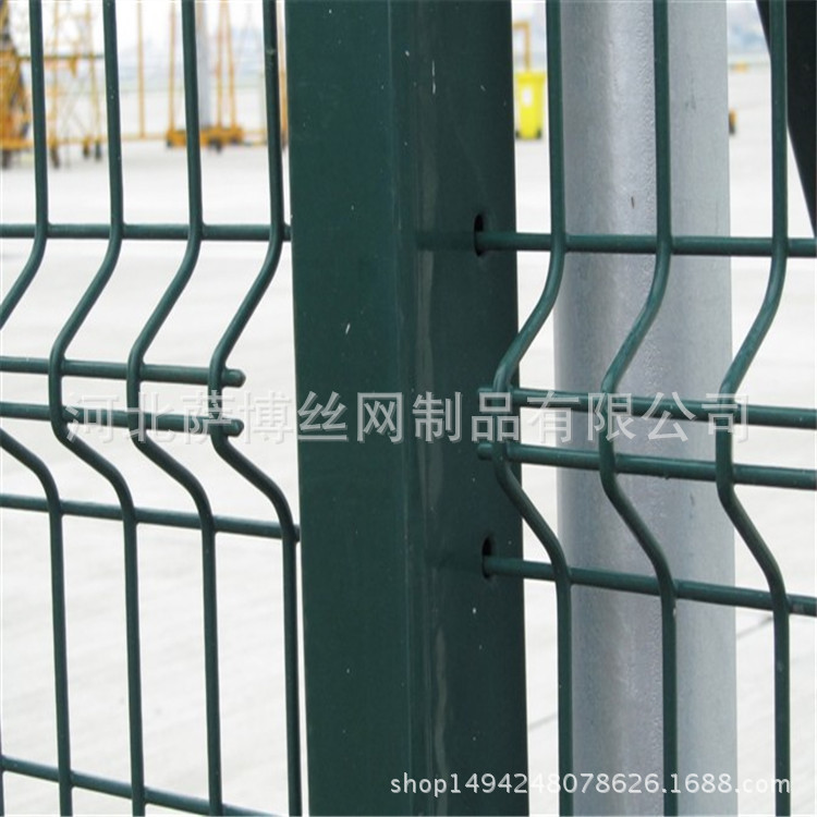 护栏网片厂家供应浸塑护栏网 养殖绿色围网 护栏网铁丝网