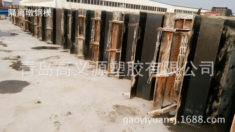 现货供应各种规格型号的隔离墩钢模欢迎来电