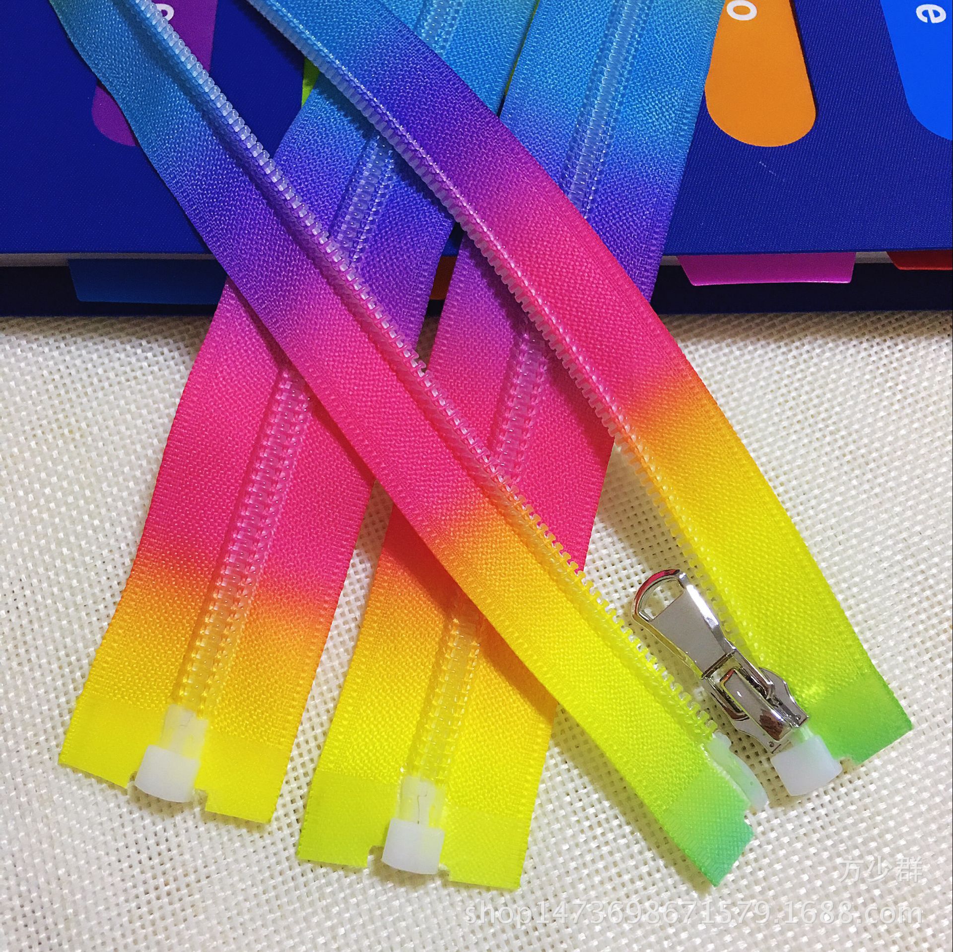 5号尼龙七彩开尾注塑拉链 旅游休闲服装外套印花拉链 环保拉链