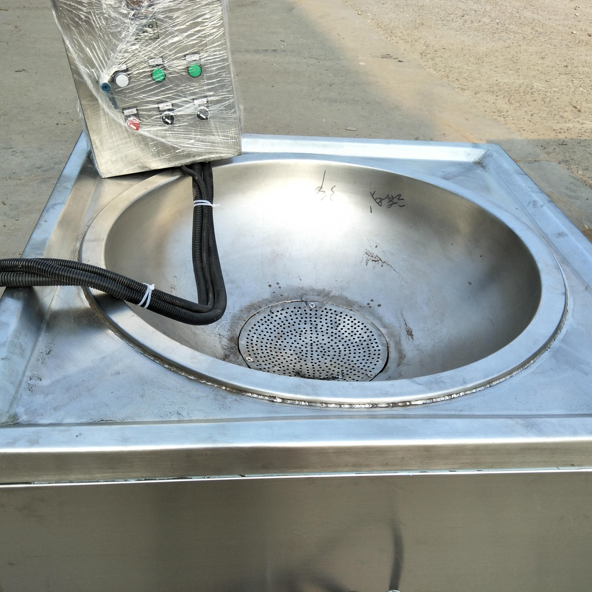 油炸机器设备_炸猪皮油炸锅_南通小型肉皮油炸机