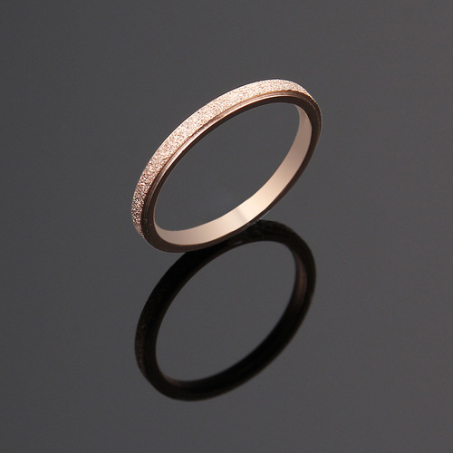 Factory Customized European and American Style 2MM Sand Gold Rose Gold Women's Titanium Steel Ring, Street Stall Jewelry Wholesale