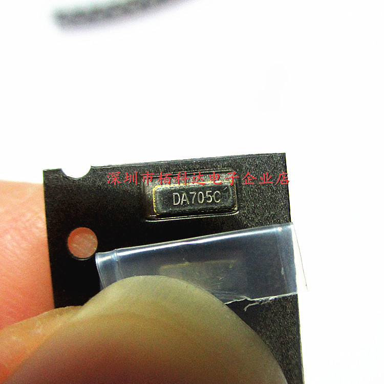 DA705C 32.768KHZ 12.5PF ±20PPM SMD4115 贴片无源晶振4*1.5mm