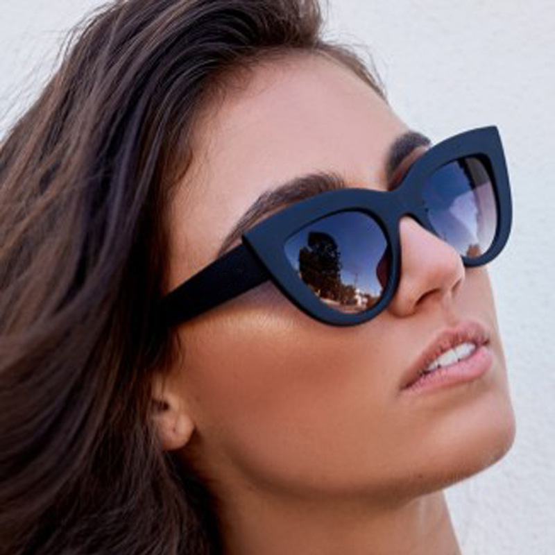 ريترو المرأة النظارات الشمسية display picture 1