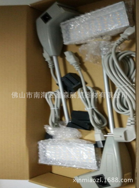 ����110VLED����ʽչ����ƣ���չר�ñ�Яʽ���˵ƣ�����չ�ܵ�