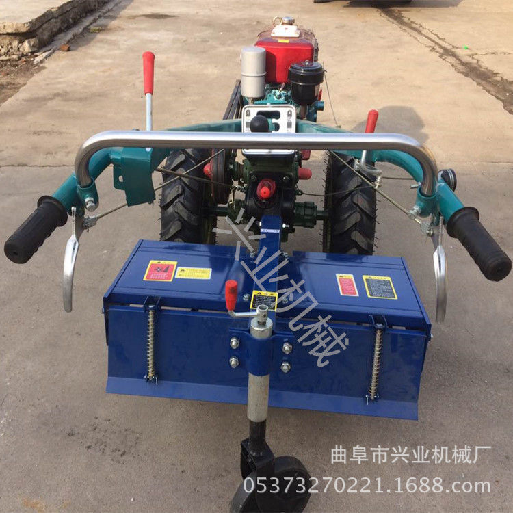 柴油12马力手扶犁地翻土打田机怎么操作