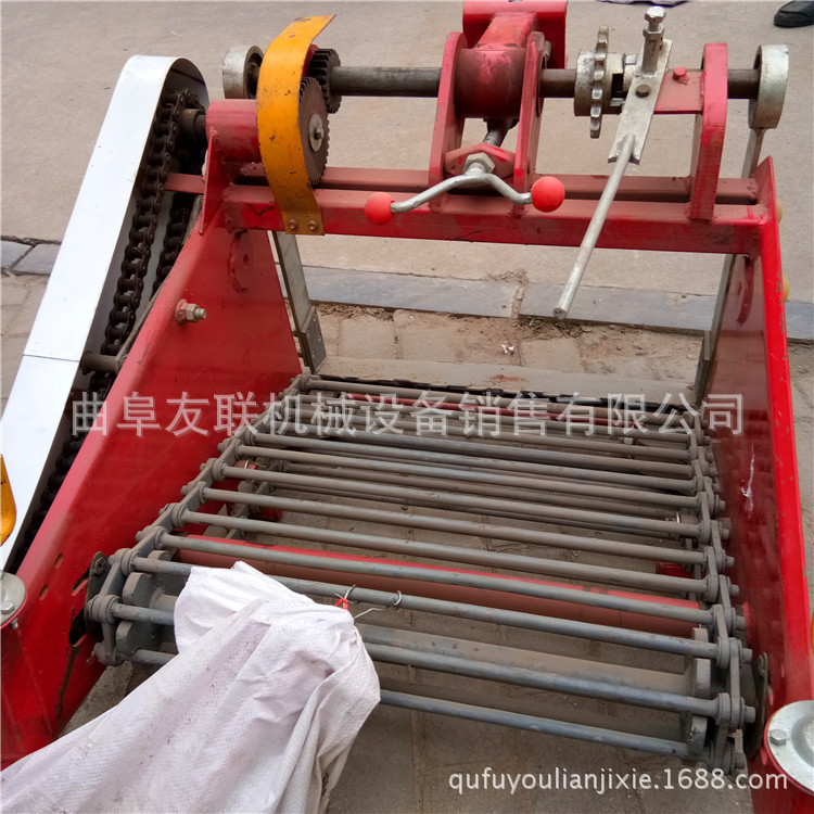 单垄红薯花生收获机 链条式土豆收获机 花生大蒜快速出土机 63