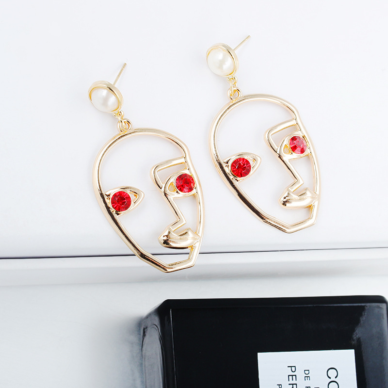 European And American Hot Earrings Personalized Face Mask Earrings Facial Makeup Earrings Exaggerated Punk Female Earrings Ear Studs Earrings display picture 4