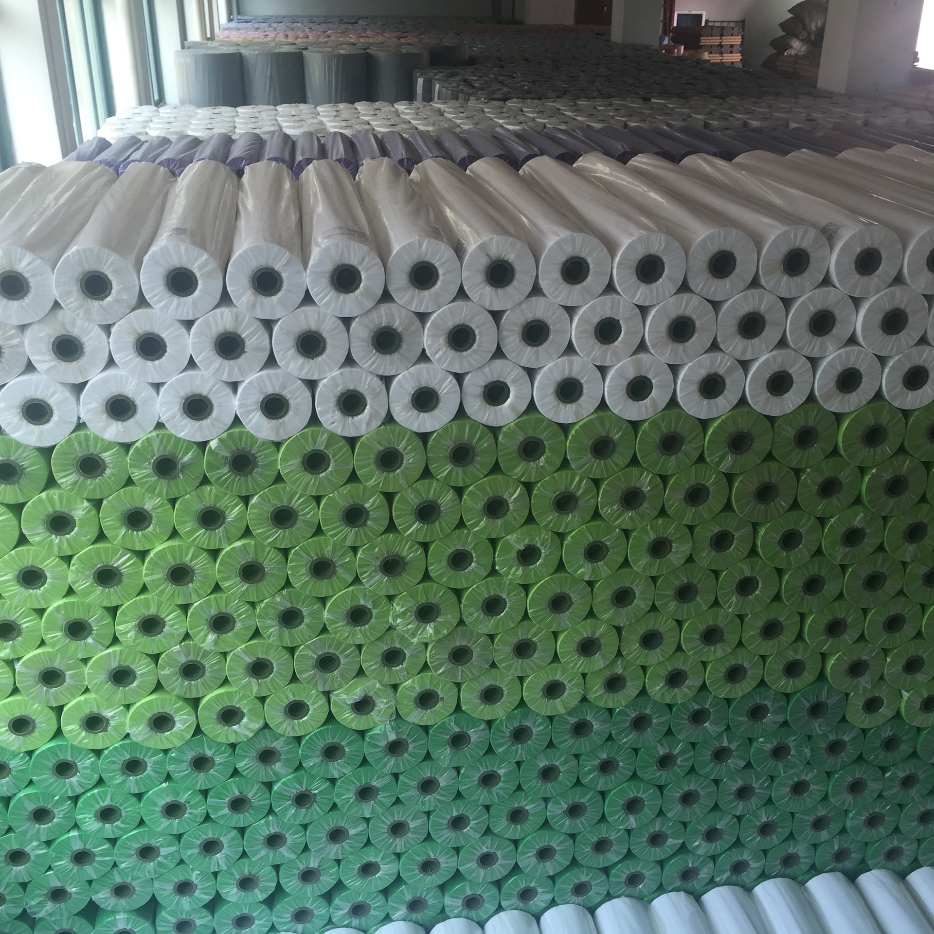 PP丙纶长丝纺粘无纺布 彩色丙纶不织布 拉力好 硬度好