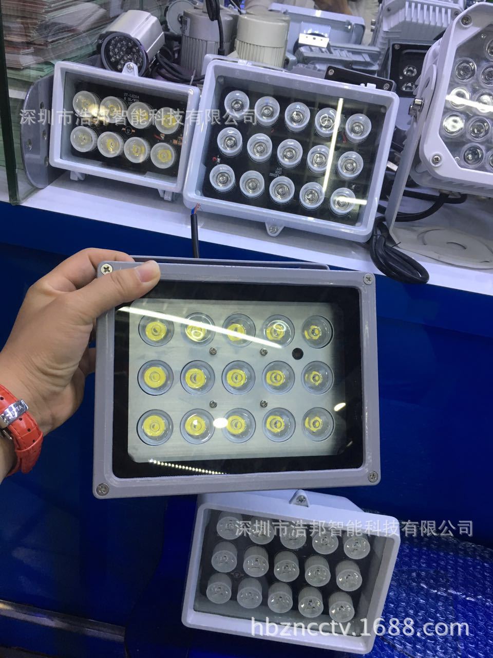 治安监控常亮补光灯 进口高亮灯珠高端LED补光灯车牌摄像机补光灯