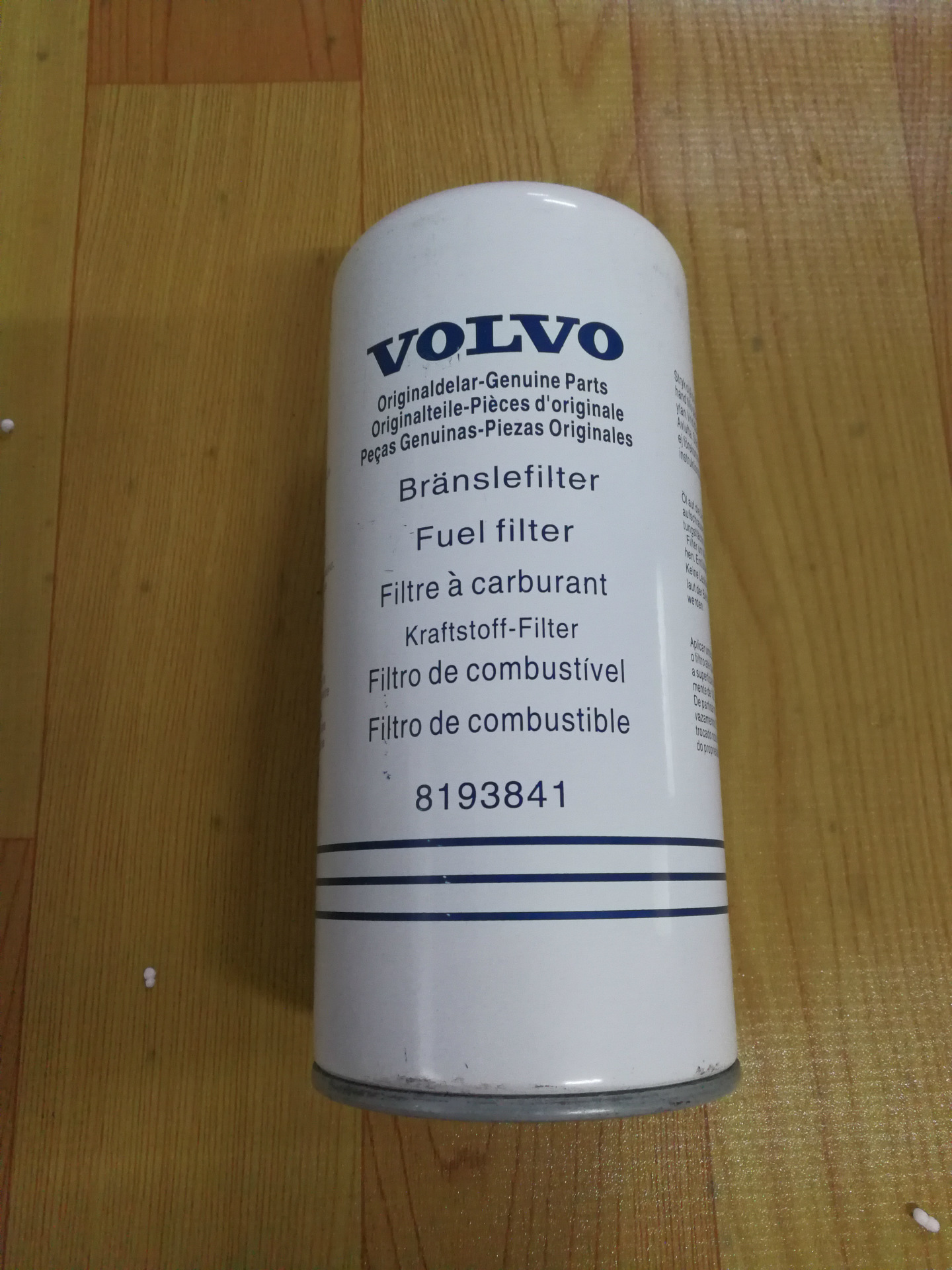 供应沃尔沃发动机配件柴油滤芯器8193841