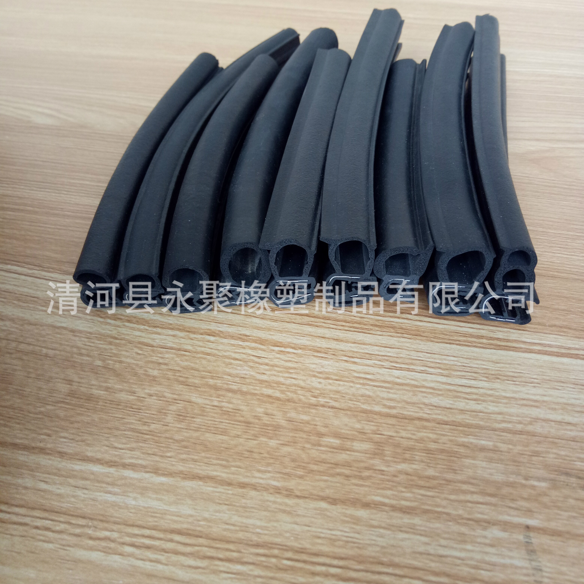 供应三元乙丙复合密封条 车门密封条 机柜条 复合密封条U型包边条
