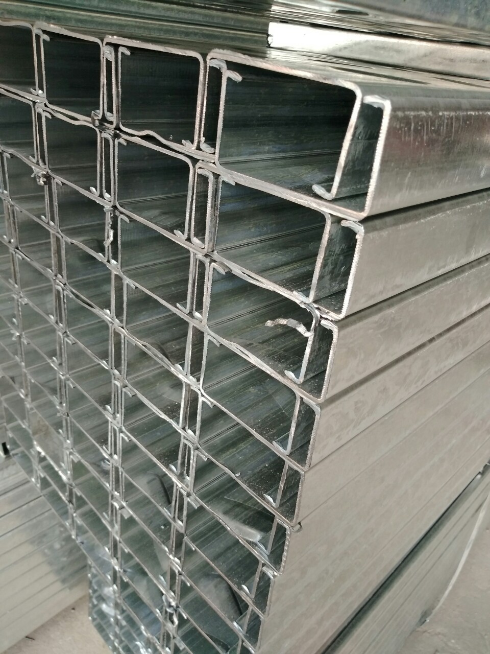 镀锌C形槽钢 锌钢檩条 钢结构材料生产厂家现货库存 可订制C