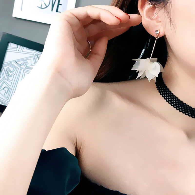 Korea's New Petal Earrings Lotus Flower Earrings Long Tassel Earrings display picture 2