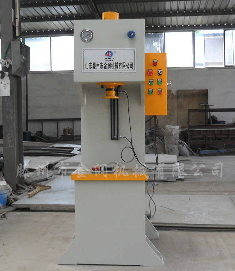 10吨单柱液压机实物图1