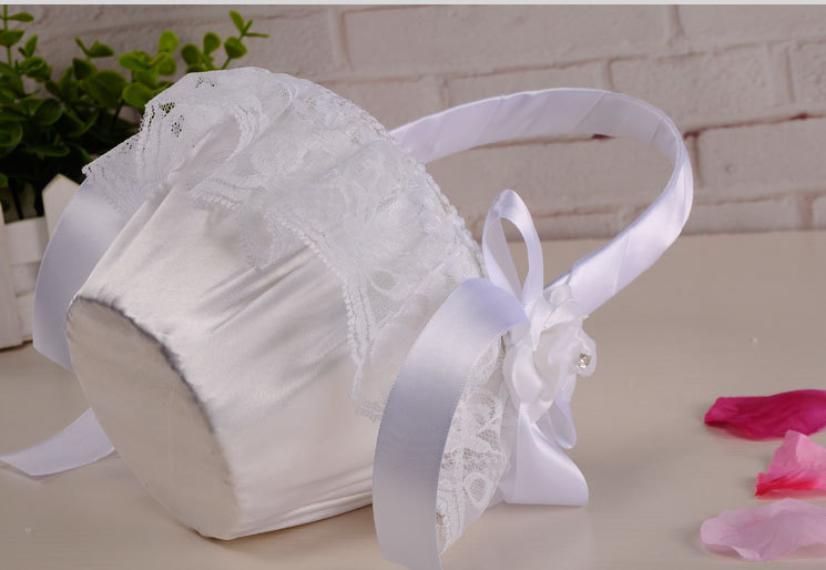Wedding products, wedding products, wedding products, wedding products, wedding products, wedding products, direct supply from wedding products manufacturers. European-style wedding supplies, lace fabric flower baskets, white handcrafted bow flower baskets, flower scattering baskets for children wholesale detail image 9
