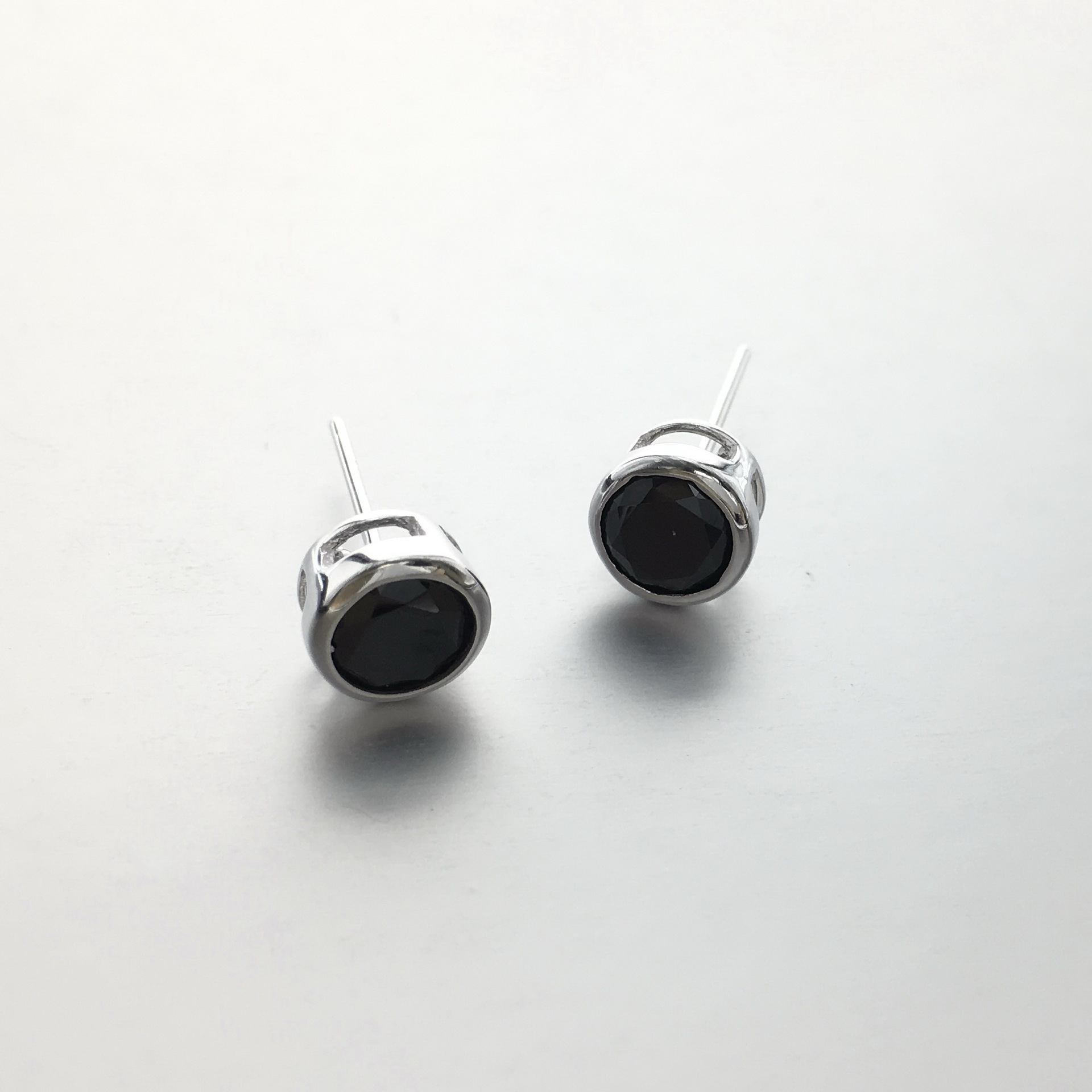 2g Weight 925 Sterling Silver Ear Needle Material Ear Studs Classification 1 Pair Quantity Casual, Daily Occasion 925 Sterling Silver Material Geometric Pattern Unisex Gender Simple Style, Classic Style Style 1 Pair Simple Style Classic Style Geometric 925 Sterling Silver Ear Studs 6
