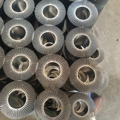 專業定做電腦電視機電機路燈電子設備大小散熱器加工打孔攻牙