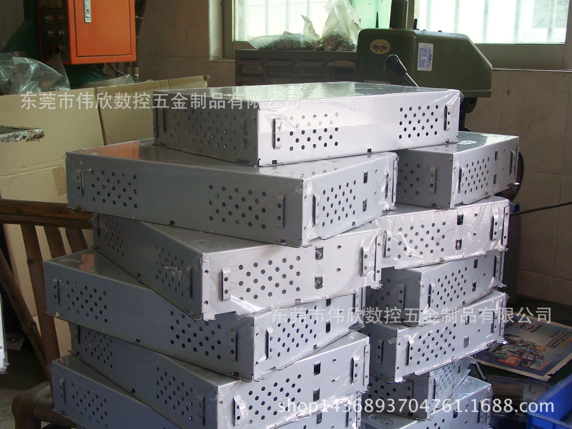 东莞车载数控五金，常平车载数控五金，车载压屏支架，面板支架