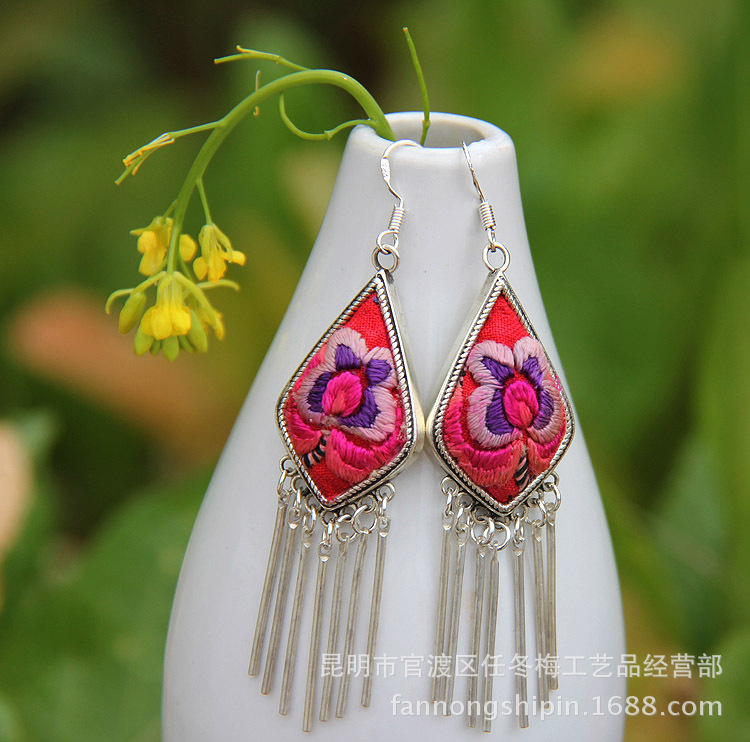 手工绣片耳环