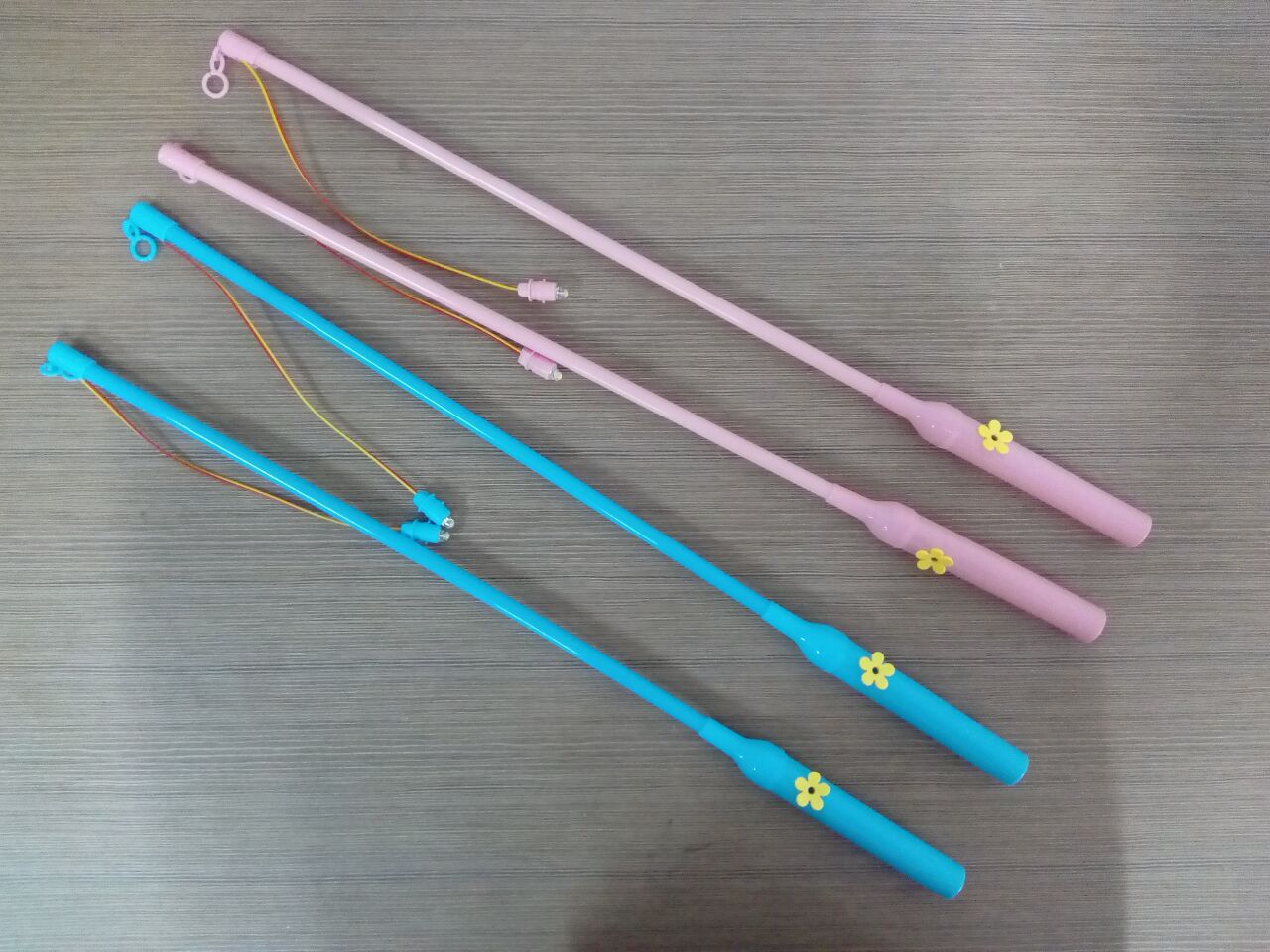 粉色黄色花瓣提杆