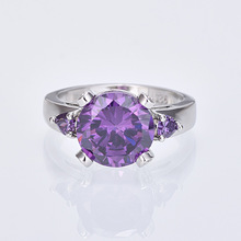 �p�����㙉ɫ�W������Ů��ָ ��ʯ��y�׽�ɫ�A����ʯָ�h