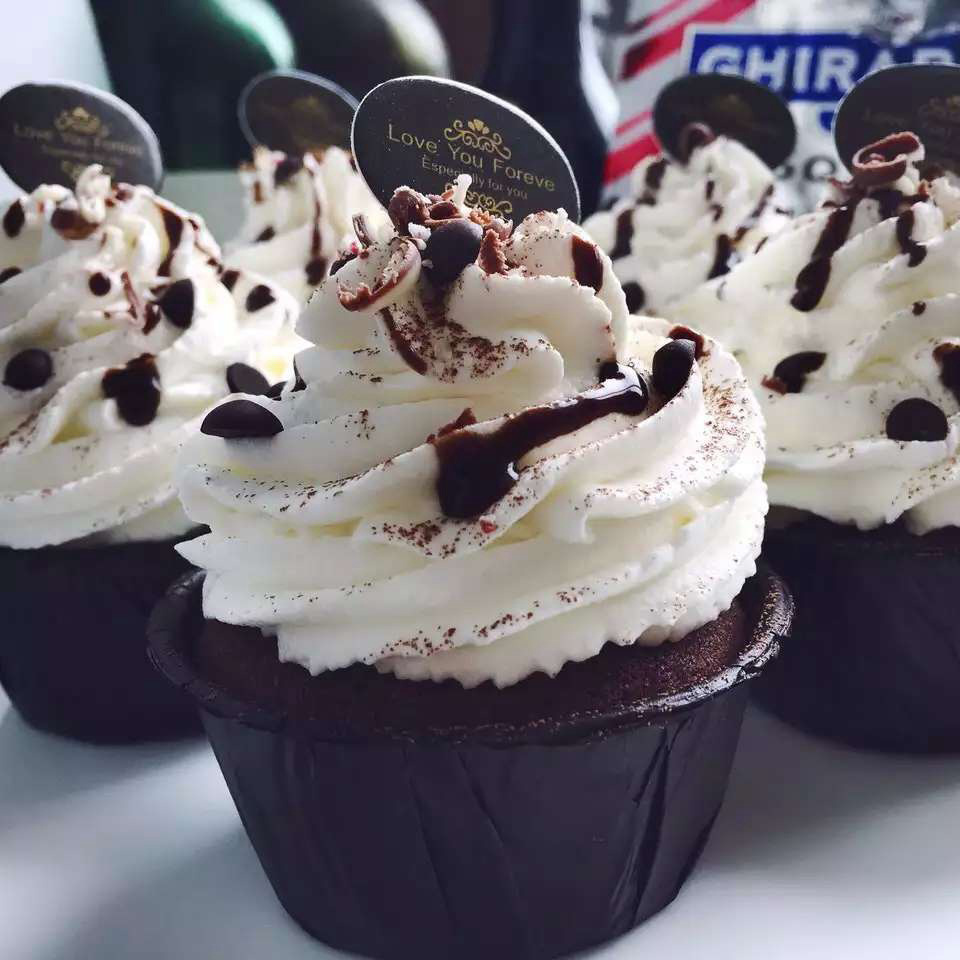 Calidad Alimentaria alta temperatura resistente ronda curling pastel de papel tomafen muffin pan desechable taza de papel titular de papel