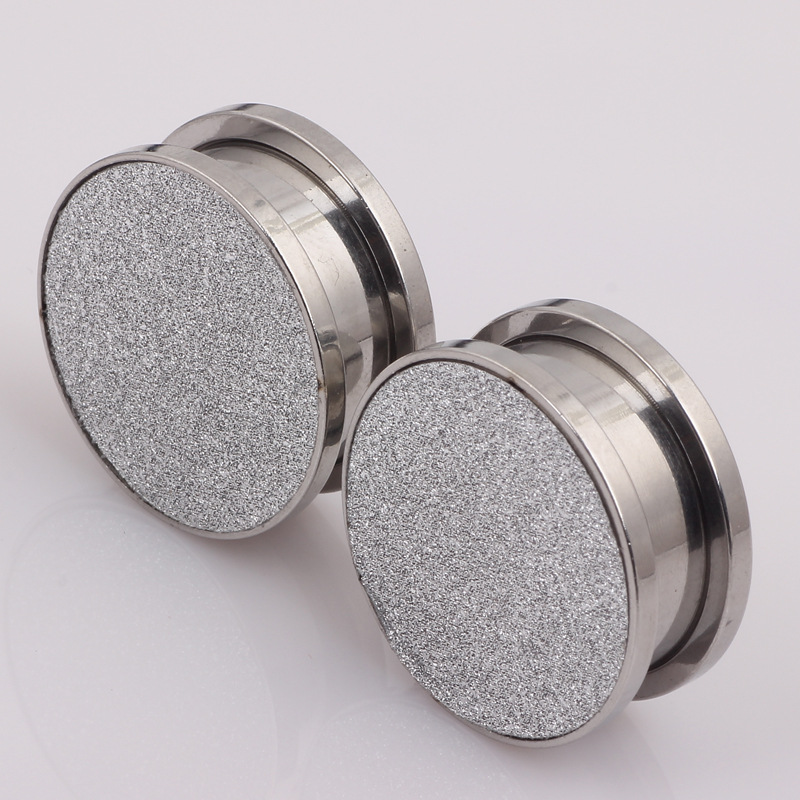 Pointed titanium steel lip stud product view